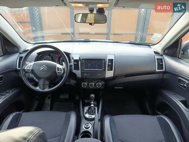 Серый Ситроен С-Кроссер, объемом двигателя 2.2 л и пробегом 219 тыс. км за 12250 $, фото 4 на Automoto.ua