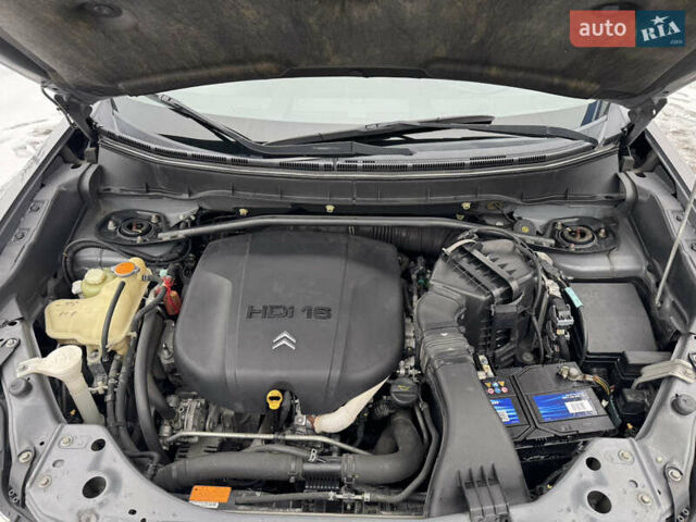 Сірий Сітроен С-Кроссер, об'ємом двигуна 2.2 л та пробігом 178 тис. км за 11200 $, фото 54 на Automoto.ua
