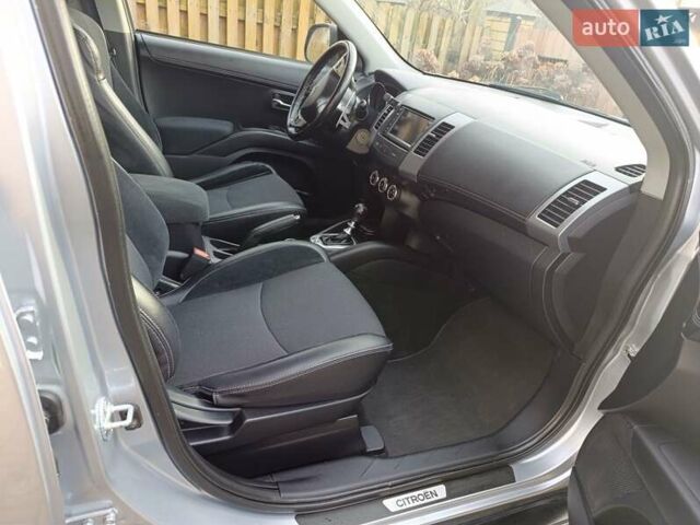 Серый Ситроен С-Кроссер, объемом двигателя 2.2 л и пробегом 219 тыс. км за 12250 $, фото 13 на Automoto.ua