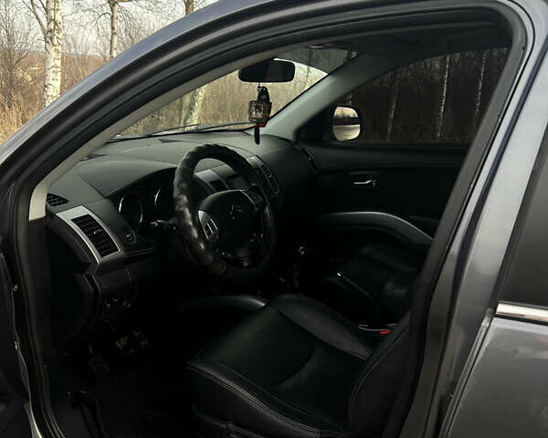 Серый Ситроен С-Кроссер, объемом двигателя 2.18 л и пробегом 256 тыс. км за 9400 $, фото 3 на Automoto.ua