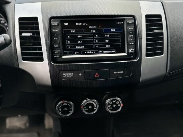 Серый Ситроен С-Кроссер, объемом двигателя 2.2 л и пробегом 250 тыс. км за 9700 $, фото 16 на Automoto.ua