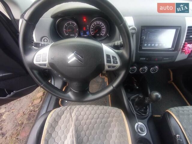 Серый Ситроен С-Кроссер, объемом двигателя 2.18 л и пробегом 210 тыс. км за 11200 $, фото 9 на Automoto.ua