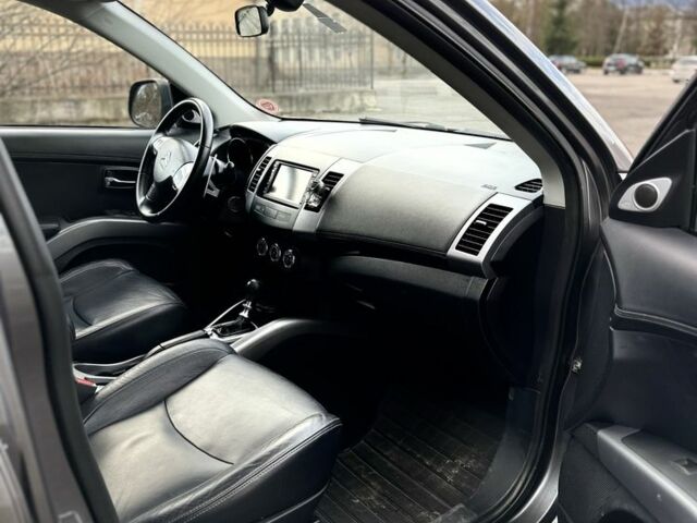 Серый Ситроен С-Кроссер, объемом двигателя 2.2 л и пробегом 250 тыс. км за 9700 $, фото 6 на Automoto.ua