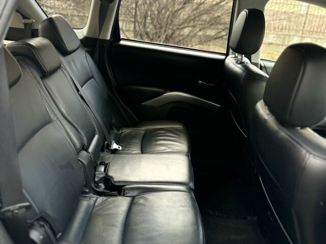 Серый Ситроен С-Кроссер, объемом двигателя 2.2 л и пробегом 250 тыс. км за 9700 $, фото 13 на Automoto.ua