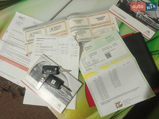 Серый Ситроен С-Кроссер, объемом двигателя 2.18 л и пробегом 210 тыс. км за 11200 $, фото 10 на Automoto.ua