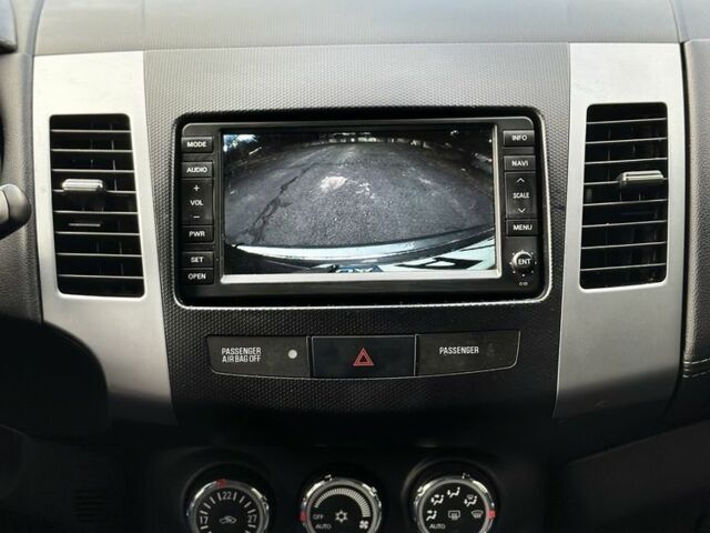 Серый Ситроен С-Кроссер, объемом двигателя 2.2 л и пробегом 250 тыс. км за 9700 $, фото 21 на Automoto.ua