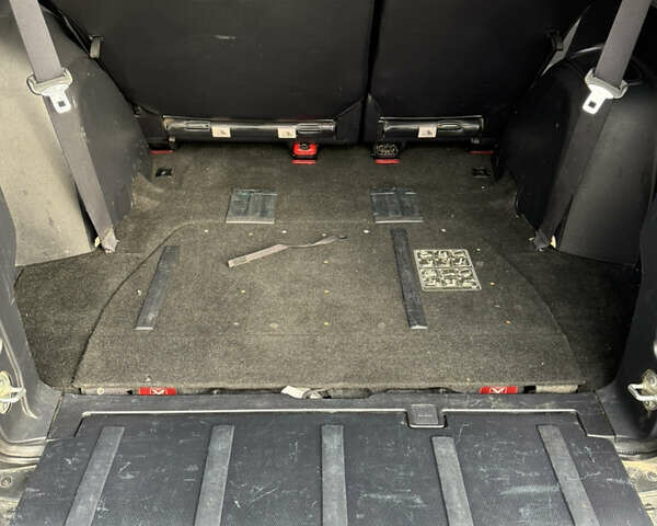 Серый Ситроен С-Кроссер, объемом двигателя 2.18 л и пробегом 217 тыс. км за 12800 $, фото 21 на Automoto.ua