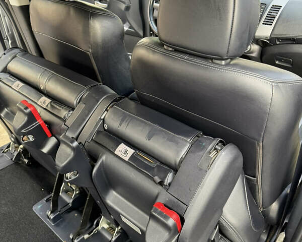 Серый Ситроен С-Кроссер, объемом двигателя 2.18 л и пробегом 217 тыс. км за 12800 $, фото 14 на Automoto.ua