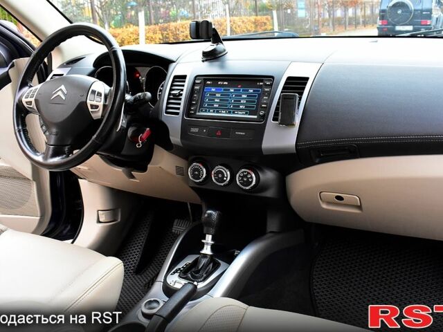 Синий Ситроен С-Кроссер, объемом двигателя 2.2 л и пробегом 158 тыс. км за 10300 $, фото 7 на Automoto.ua