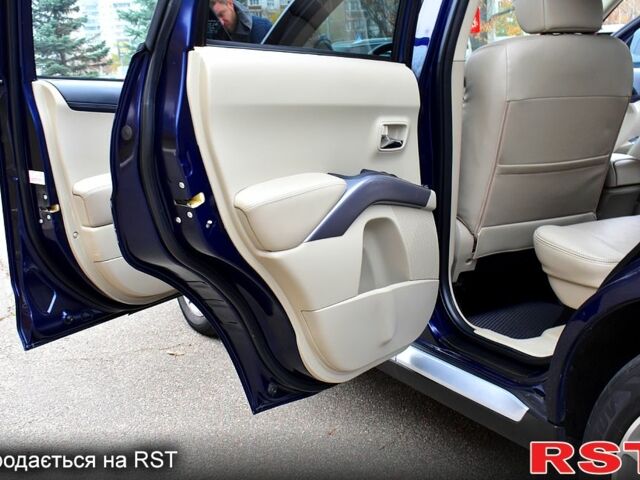 Синий Ситроен С-Кроссер, объемом двигателя 2.2 л и пробегом 158 тыс. км за 10300 $, фото 11 на Automoto.ua