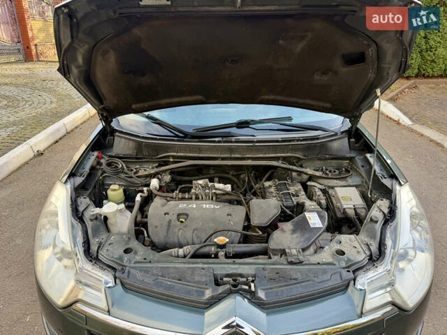 Зеленый Ситроен С-Кроссер, объемом двигателя 2.36 л и пробегом 228 тыс. км за 8299 $, фото 32 на Automoto.ua