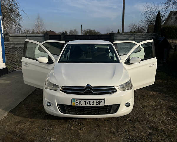 Белый Ситроен С-Элизе, объемом двигателя 1.56 л и пробегом 145 тыс. км за 6250 $, фото 2 на Automoto.ua