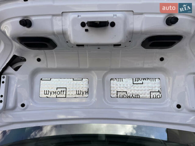 Белый Ситроен С-Элизе, объемом двигателя 1.59 л и пробегом 165 тыс. км за 6700 $, фото 26 на Automoto.ua