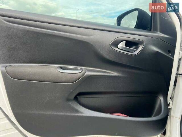 Білий Сітроен С-Елізє, об'ємом двигуна 1.2 л та пробігом 115 тис. км за 5290 $, фото 14 на Automoto.ua