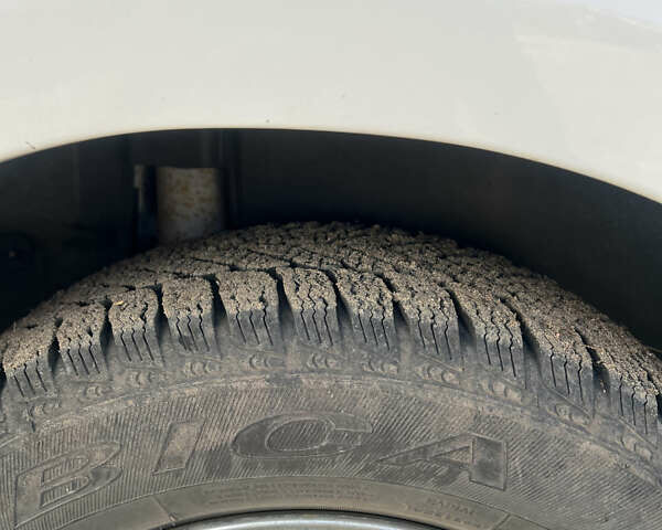 Белый Ситроен С-Элизе, объемом двигателя 1.56 л и пробегом 145 тыс. км за 6250 $, фото 27 на Automoto.ua