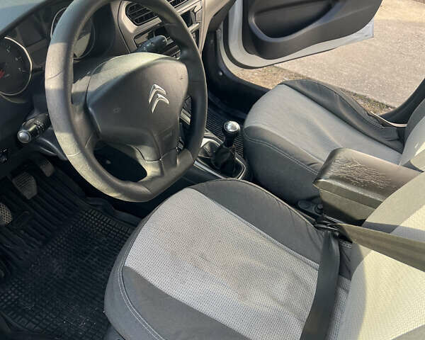 Белый Ситроен С-Элизе, объемом двигателя 1.56 л и пробегом 145 тыс. км за 6250 $, фото 10 на Automoto.ua