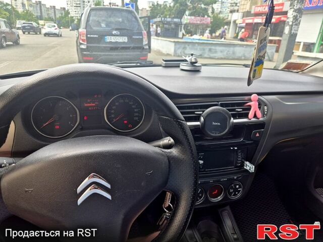 Сітроен С-Елізє 2013 у Києві на Automoto.ua Білий Сітроен С-Елізє, об'ємом двигуна 1.6 л та пробігом 165 тис. км за 7200 $, фото 3 на Automoto.ua