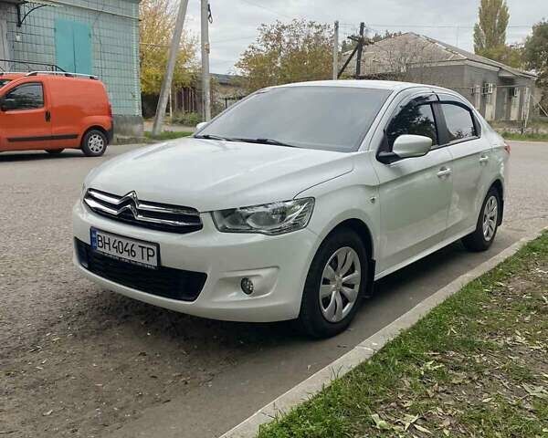 Белый Ситроен С-Элизе, объемом двигателя 1.2 л и пробегом 27 тыс. км за 7900 $, фото 5 на Automoto.ua