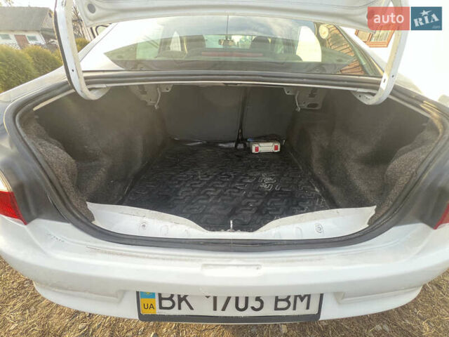 Белый Ситроен С-Элизе, объемом двигателя 1.56 л и пробегом 145 тыс. км за 6250 $, фото 23 на Automoto.ua