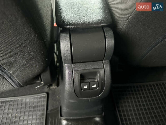 Білий Сітроен С-Елізє, об'ємом двигуна 1.59 л та пробігом 135 тис. км за 6800 $, фото 8 на Automoto.ua