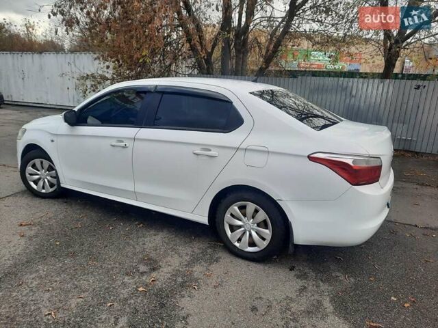 Белый Ситроен С-Элизе, объемом двигателя 1.59 л и пробегом 149 тыс. км за 5800 $, фото 2 на Automoto.ua