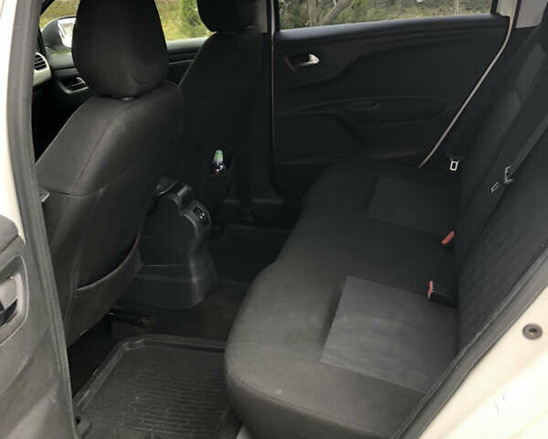 Білий Сітроен С-Елізє, об'ємом двигуна 1.56 л та пробігом 260 тис. км за 6600 $, фото 8 на Automoto.ua