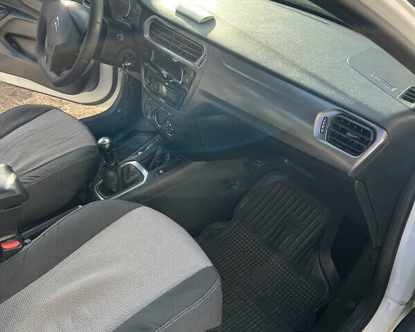 Белый Ситроен С-Элизе, объемом двигателя 1.56 л и пробегом 145 тыс. км за 6250 $, фото 11 на Automoto.ua