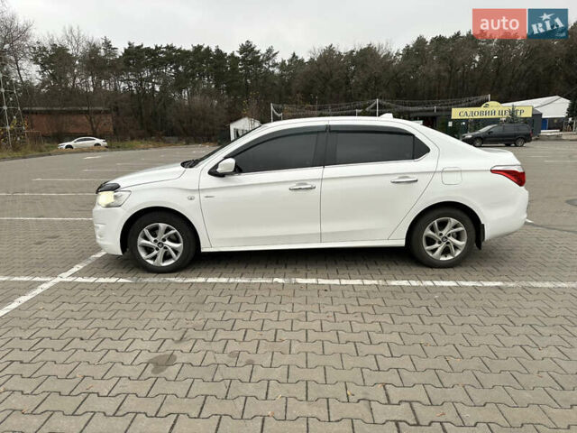 Белый Ситроен С-Элизе, объемом двигателя 1.59 л и пробегом 260 тыс. км за 6800 $, фото 7 на Automoto.ua