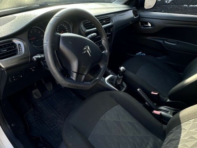 Белый Ситроен С-Элизе, объемом двигателя 1.2 л и пробегом 154 тыс. км за 5700 $, фото 3 на Automoto.ua