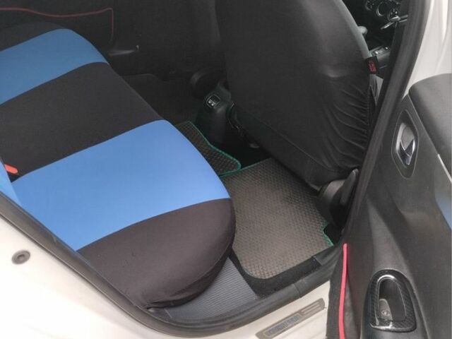 Белый Ситроен С-Элизе, объемом двигателя 1.2 л и пробегом 290 тыс. км за 5700 $, фото 5 на Automoto.ua