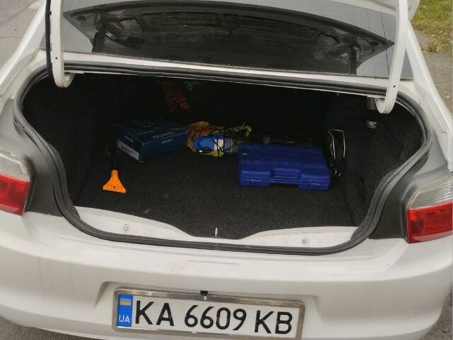 Белый Ситроен С-Элизе, объемом двигателя 1.2 л и пробегом 290 тыс. км за 5700 $, фото 6 на Automoto.ua