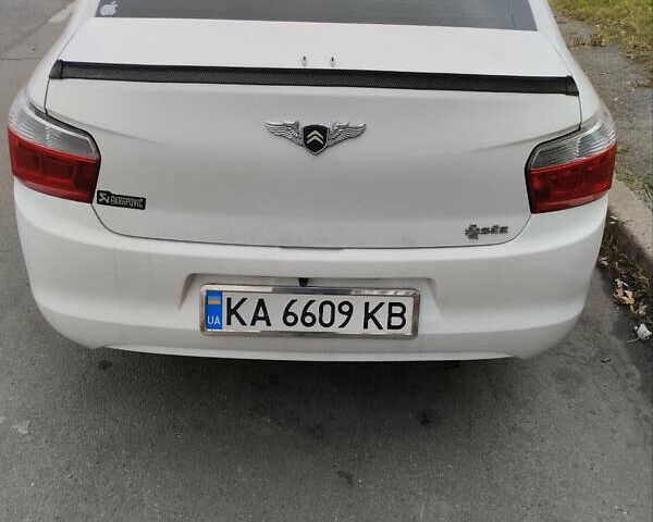 Белый Ситроен С-Элизе, объемом двигателя 1.2 л и пробегом 290 тыс. км за 5700 $, фото 3 на Automoto.ua
