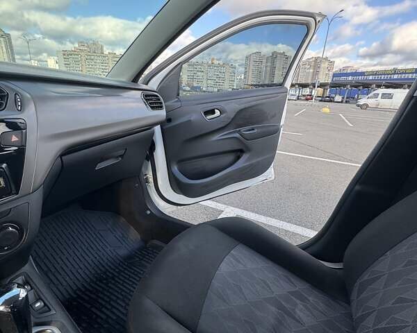 Білий Сітроен С-Елізє, об'ємом двигуна 1.59 л та пробігом 133 тис. км за 7000 $, фото 7 на Automoto.ua