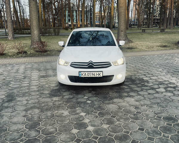Белый Ситроен С-Элизе, объемом двигателя 1.2 л и пробегом 216 тыс. км за 5700 $, фото 1 на Automoto.ua