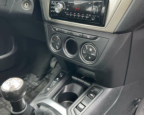 Білий Сітроен С-Елізє, об'ємом двигуна 1.2 л та пробігом 268 тис. км за 4300 $, фото 6 на Automoto.ua