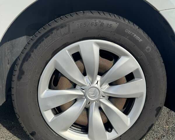 Білий Сітроен С-Елізє, об'ємом двигуна 1.59 л та пробігом 133 тис. км за 7000 $, фото 3 на Automoto.ua