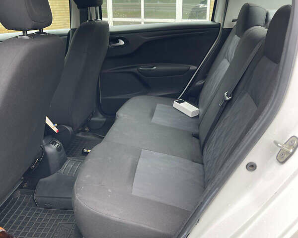 Білий Сітроен С-Елізє, об'ємом двигуна 1.2 л та пробігом 268 тис. км за 4300 $, фото 7 на Automoto.ua