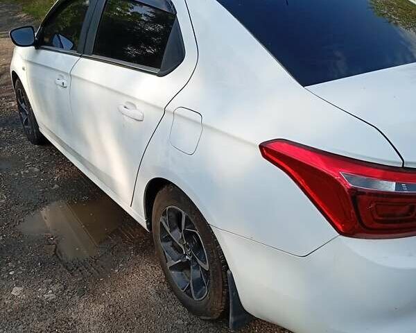 Белый Ситроен С-Элизе, объемом двигателя 1.2 л и пробегом 61 тыс. км за 7400 $, фото 2 на Automoto.ua