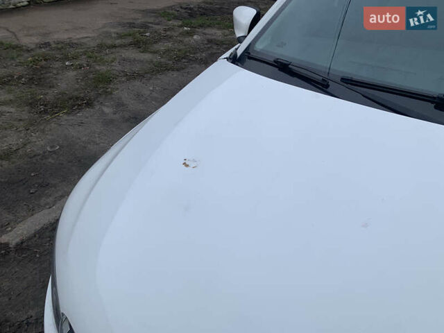 Белый Ситроен С-Элизе, объемом двигателя 1.2 л и пробегом 320 тыс. км за 3800 $, фото 7 на Automoto.ua