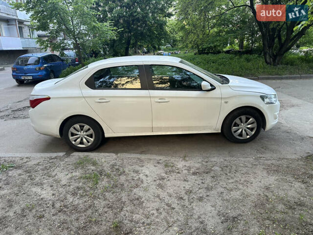 Белый Ситроен С-Элизе, объемом двигателя 1.2 л и пробегом 340 тыс. км за 6000 $, фото 4 на Automoto.ua