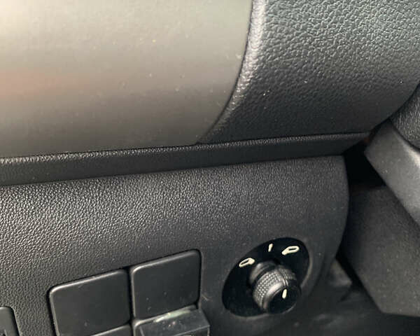 Белый Ситроен С-Элизе, объемом двигателя 1.2 л и пробегом 320 тыс. км за 3800 $, фото 8 на Automoto.ua