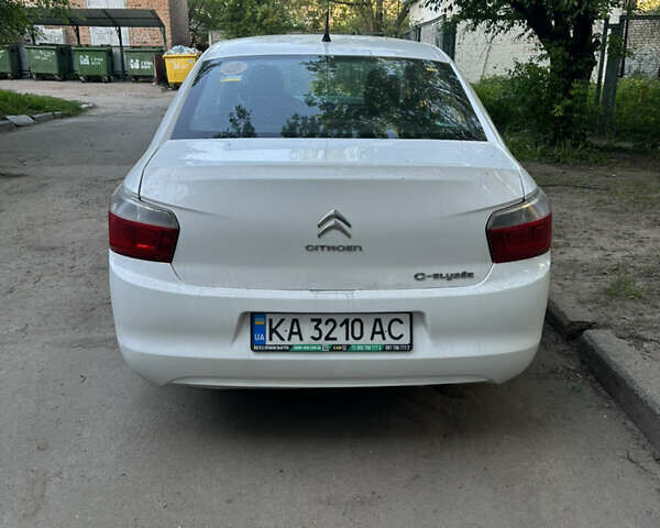 Белый Ситроен С-Элизе, объемом двигателя 1.2 л и пробегом 340 тыс. км за 6000 $, фото 2 на Automoto.ua