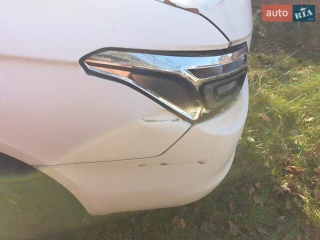 Білий Сітроен С-Елізє, об'ємом двигуна 1.56 л та пробігом 80 тис. км за 4000 $, фото 4 на Automoto.ua