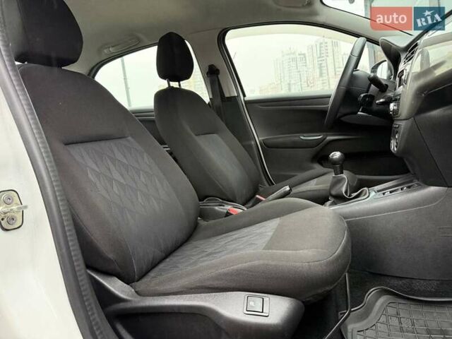 Белый Ситроен С-Элизе, объемом двигателя 1.2 л и пробегом 204 тыс. км за 6490 $, фото 11 на Automoto.ua