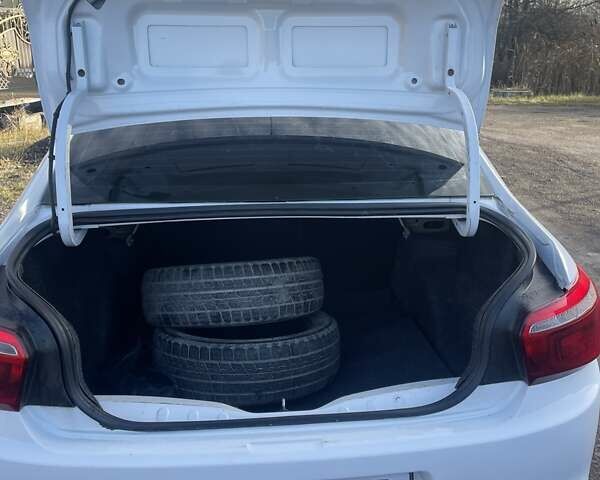 Белый Ситроен С-Элизе, объемом двигателя 1.2 л и пробегом 141 тыс. км за 6500 $, фото 8 на Automoto.ua