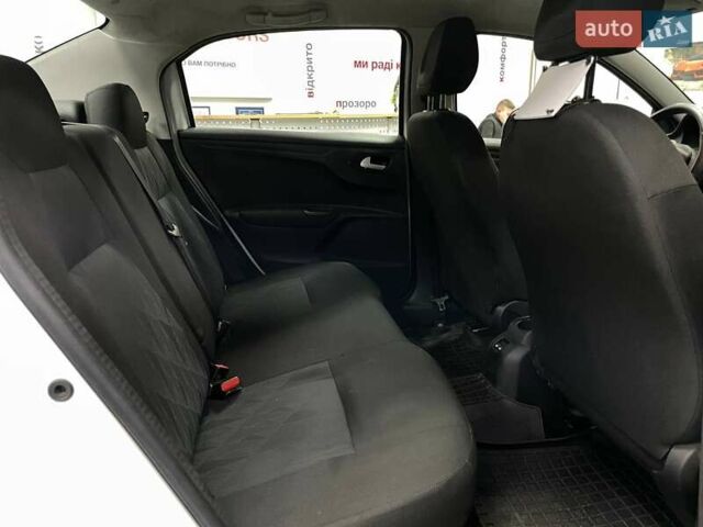 Белый Ситроен С-Элизе, объемом двигателя 1.2 л и пробегом 216 тыс. км за 5990 $, фото 28 на Automoto.ua