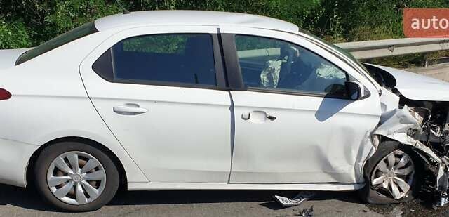 Білий Сітроен С-Елізє, об'ємом двигуна 1.56 л та пробігом 80 тис. км за 4000 $, фото 1 на Automoto.ua