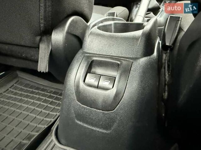 Белый Ситроен С-Элизе, объемом двигателя 1.2 л и пробегом 204 тыс. км за 6490 $, фото 12 на Automoto.ua