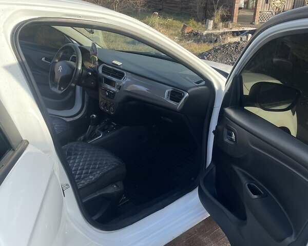 Белый Ситроен С-Элизе, объемом двигателя 1.2 л и пробегом 141 тыс. км за 6500 $, фото 1 на Automoto.ua