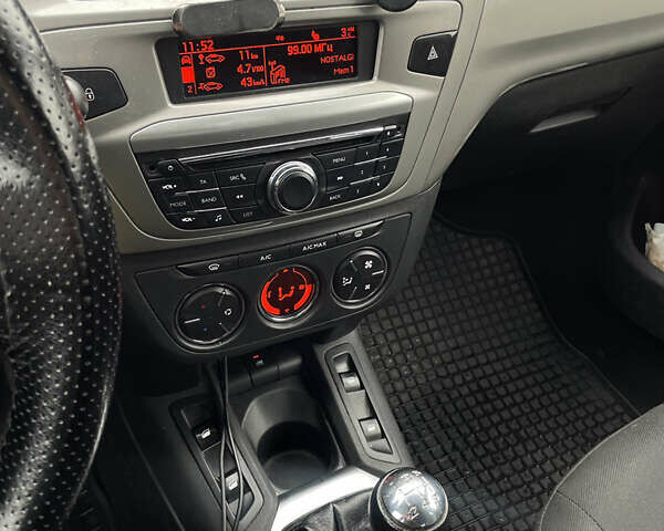 Белый Ситроен С-Элизе, объемом двигателя 1.2 л и пробегом 234 тыс. км за 7150 $, фото 11 на Automoto.ua